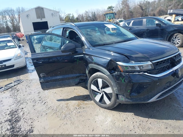 Salvage Volkswagen Taos Image