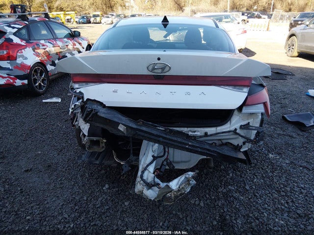 Hyundai ELANTRA Sel