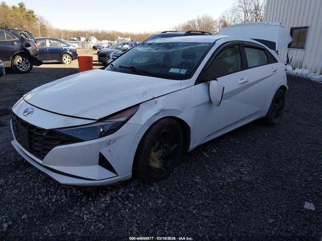 Hyundai ELANTRA Sel