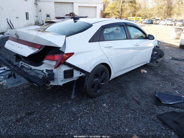 Hyundai ELANTRA Sel