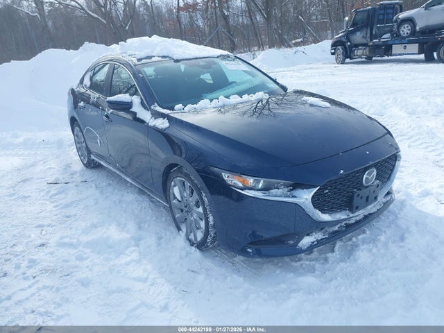 Salvage Mazda Mazda3 Image