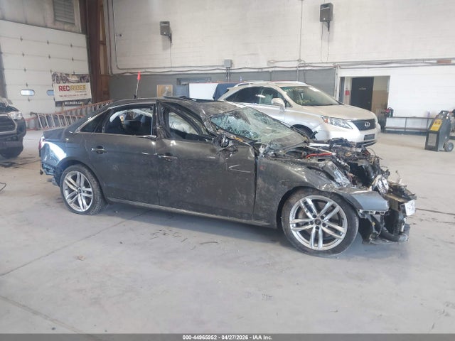 Audi A4 Premium Plus 45 Tfsi S Line Quattro S Tronic