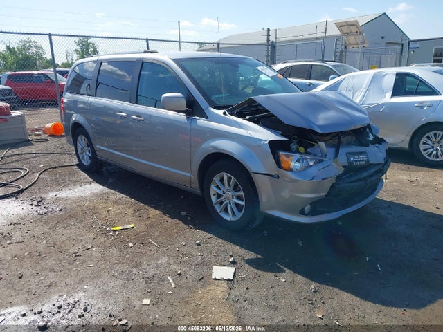 Salvage Dodge Grand Caravan Image