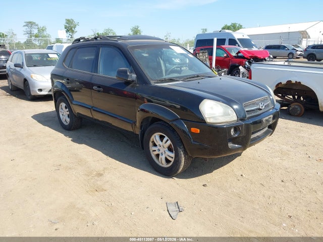 Salvage Hyundai TUCSON Image