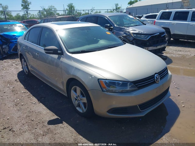 Salvage Volkswagen Jetta Image