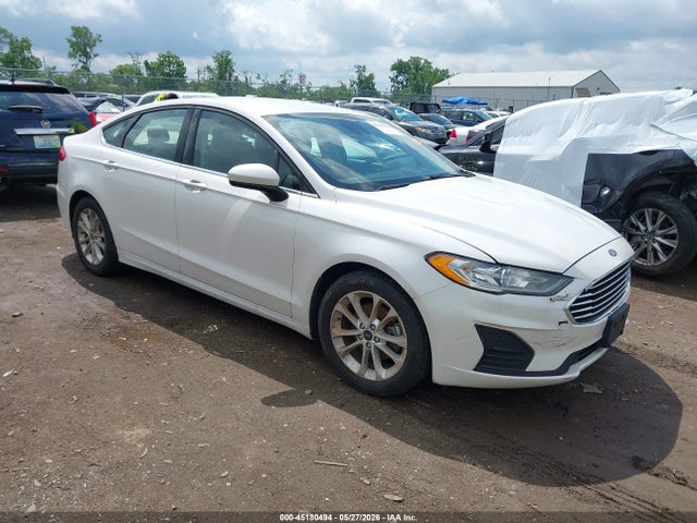 Salvage Ford Fusion Image