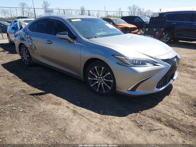 Salvage Lexus Es Image