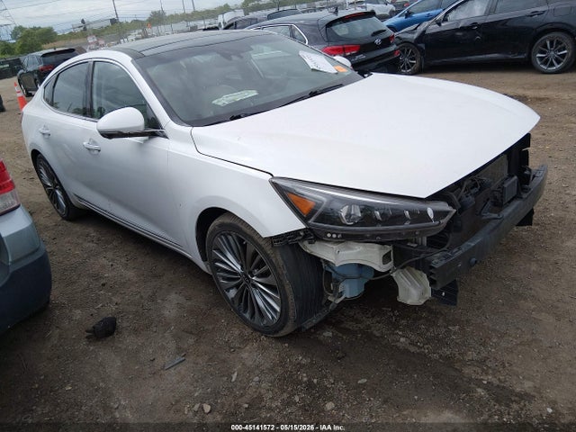 Salvage Kia Cadenza Image