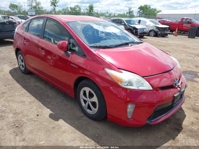 Salvage Toyota Prius Image