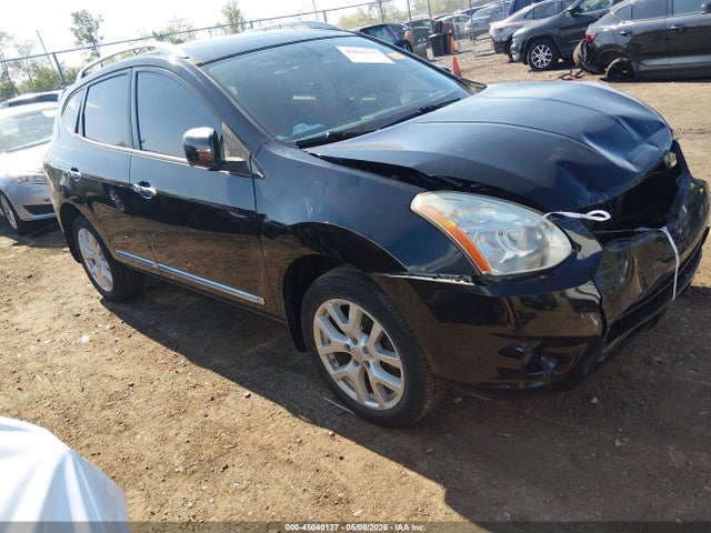 Salvage Nissan Rogue Image
