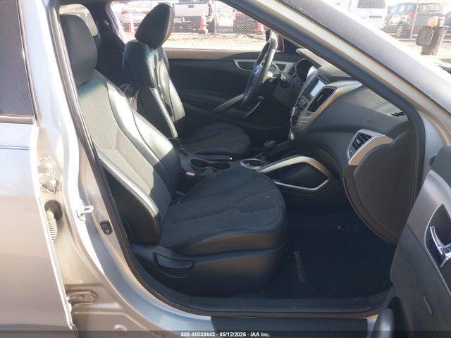 Hyundai VELOSTER