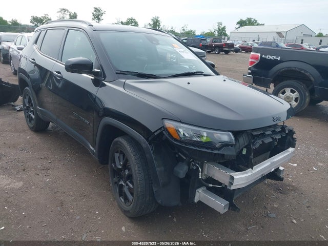 Salvage Jeep Compass Image