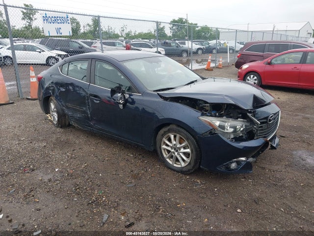 Salvage Mazda Mazda3 Image