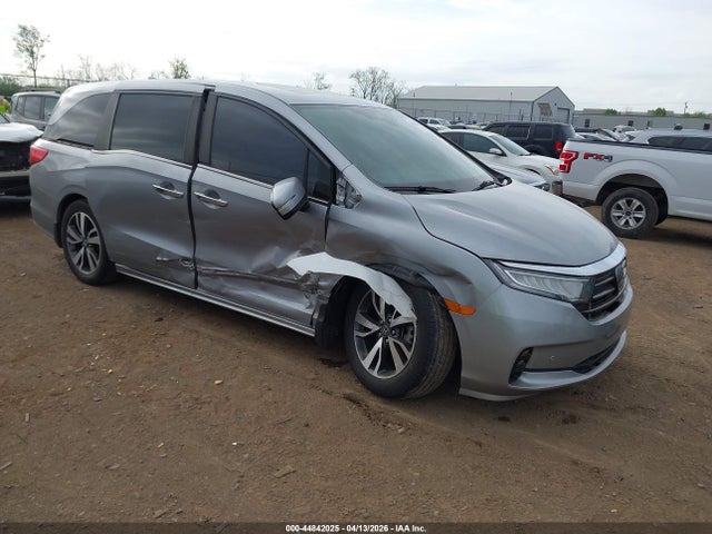 Salvage Honda Odyssey Image