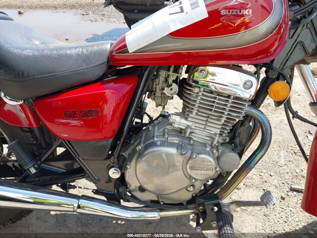 Suzuki Gz250
