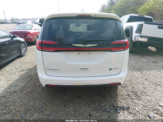 Chrysler Pacifica Touring L