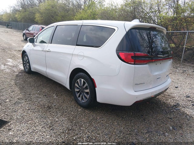 Chrysler Pacifica Touring L