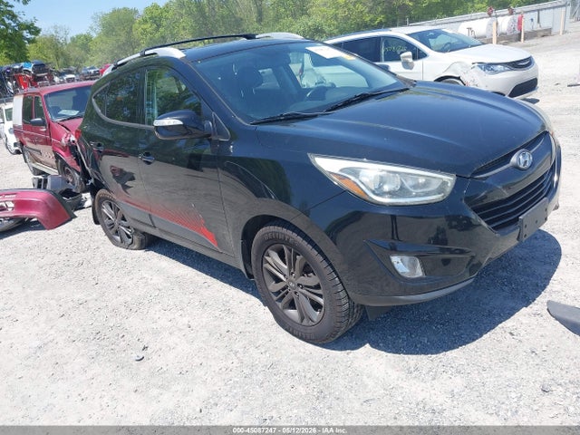 Salvage Hyundai TUCSON Image