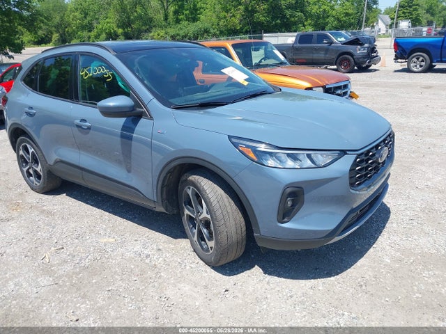 Salvage Ford Escape Image