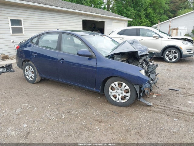 Salvage Hyundai ELANTRA Image