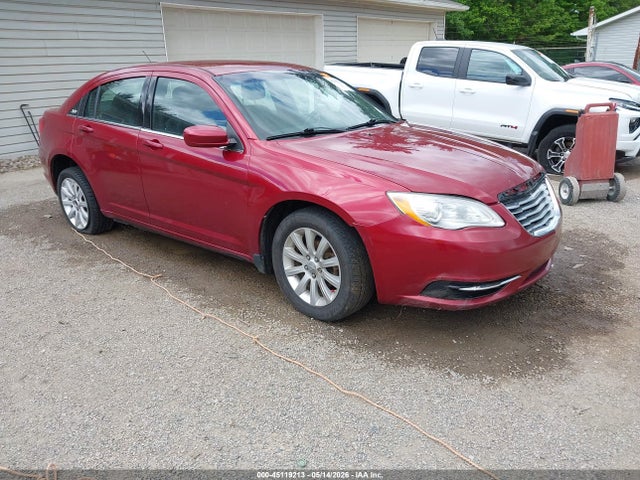 Salvage Chrysler 200 Image