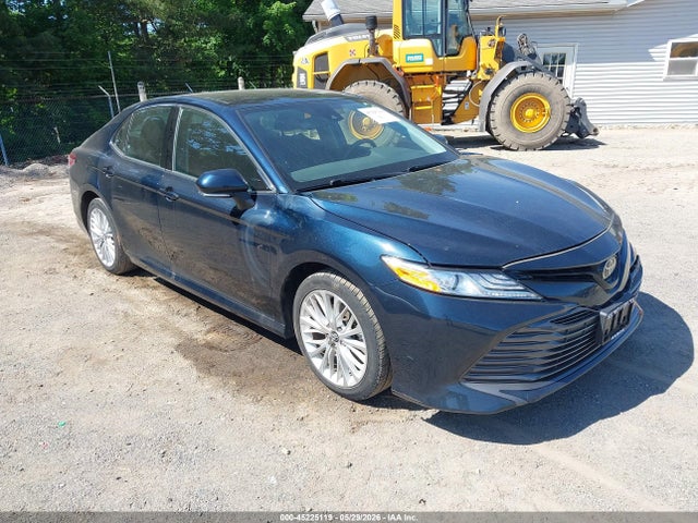 Salvage Toyota Camry Image