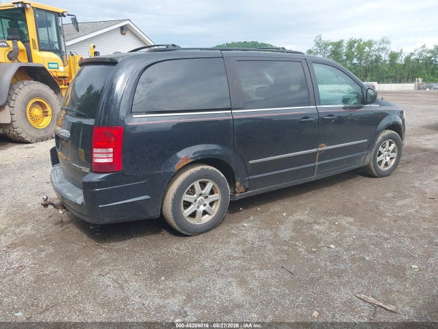 Chrysler Town & Country Touring