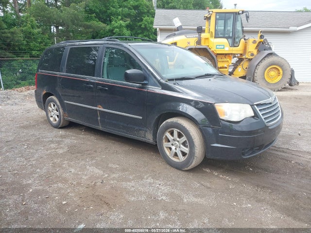 Salvage Chrysler Town & Country Image