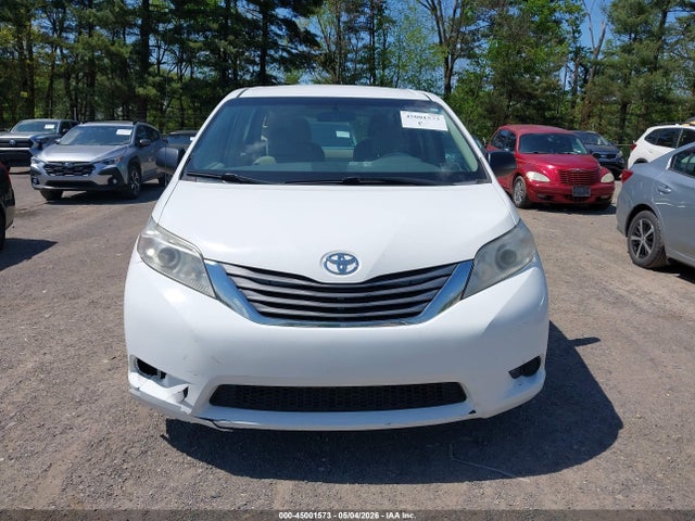 Toyota Sienna L V6 7 Passenger