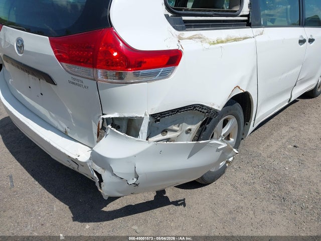 Toyota Sienna L V6 7 Passenger