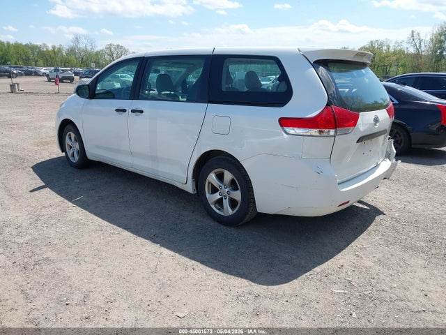 Toyota Sienna L V6 7 Passenger