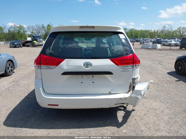 Toyota Sienna L V6 7 Passenger