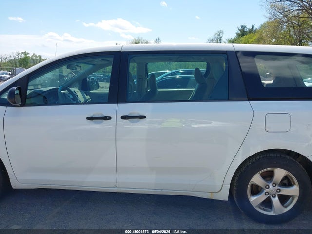 Toyota Sienna L V6 7 Passenger