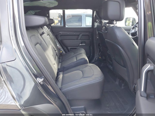 Land Rover Defender P300 S