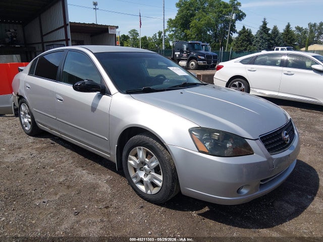Salvage Nissan Altima Image