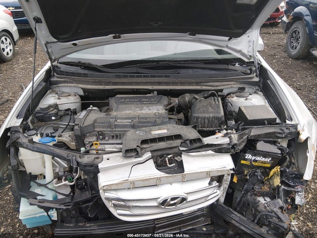 Hyundai ELANTRA Blue