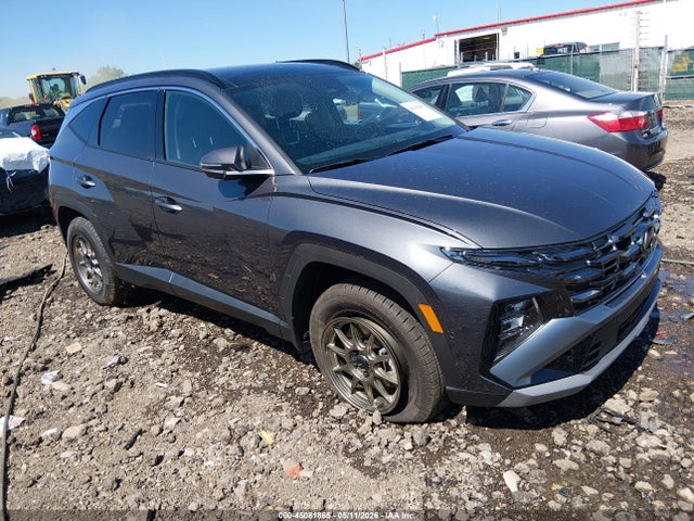 Salvage Hyundai TUCSON Image