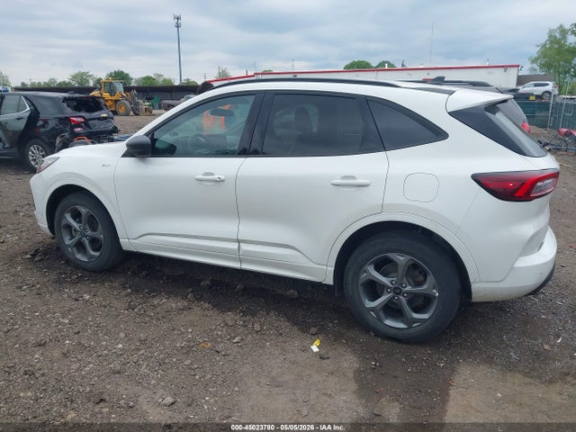 Ford Escape St-line
