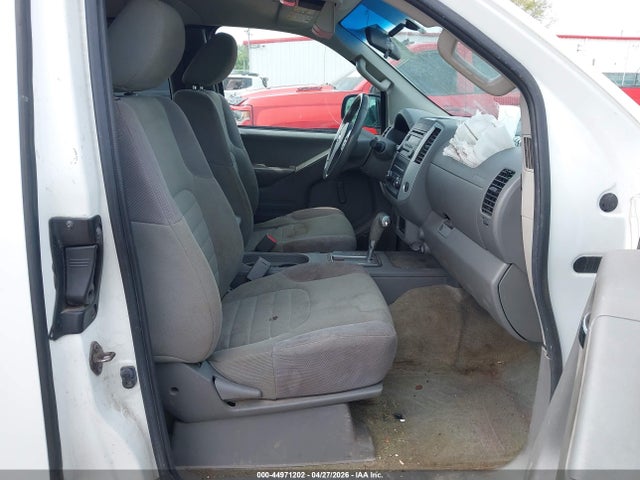 Nissan Frontier S