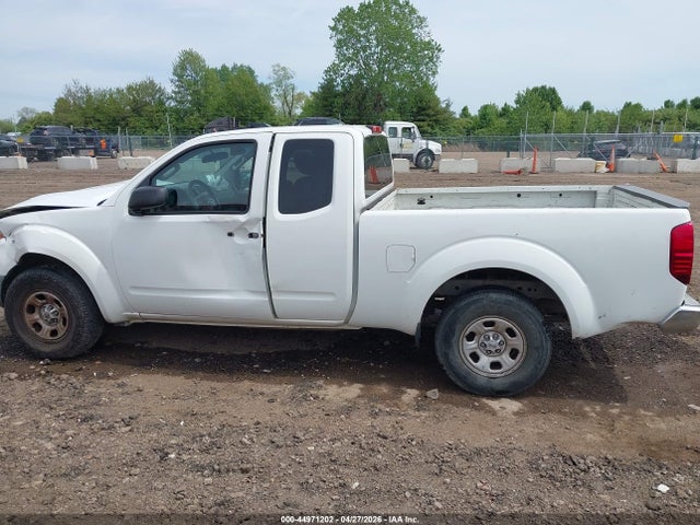 Nissan Frontier S
