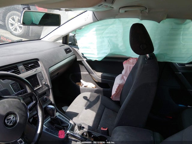 Volkswagen Golf Tsi S