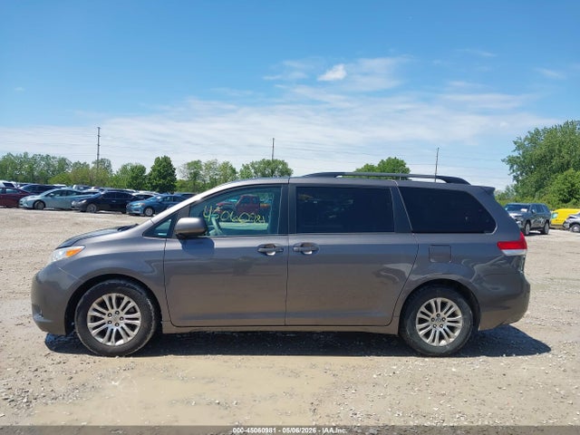 Toyota Sienna Xle V6 8 Passenger