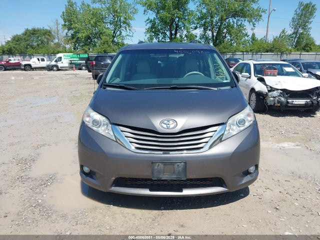 Toyota Sienna Xle V6 8 Passenger