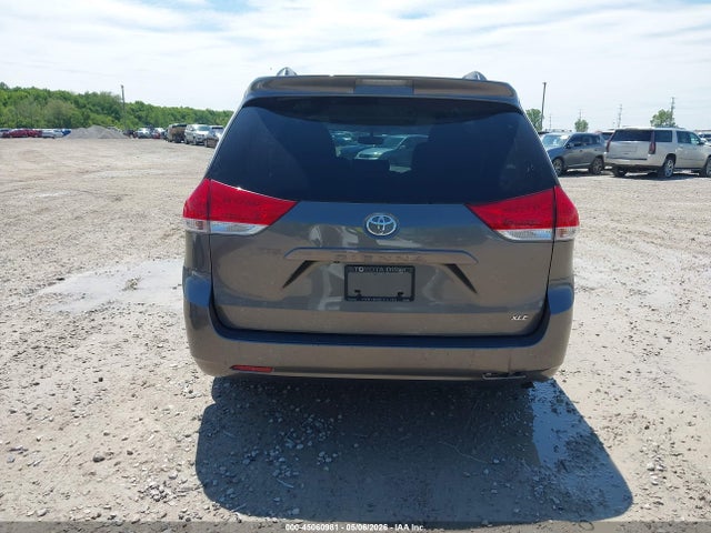 Toyota Sienna Xle V6 8 Passenger
