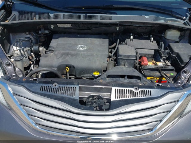 Toyota Sienna Xle V6 8 Passenger
