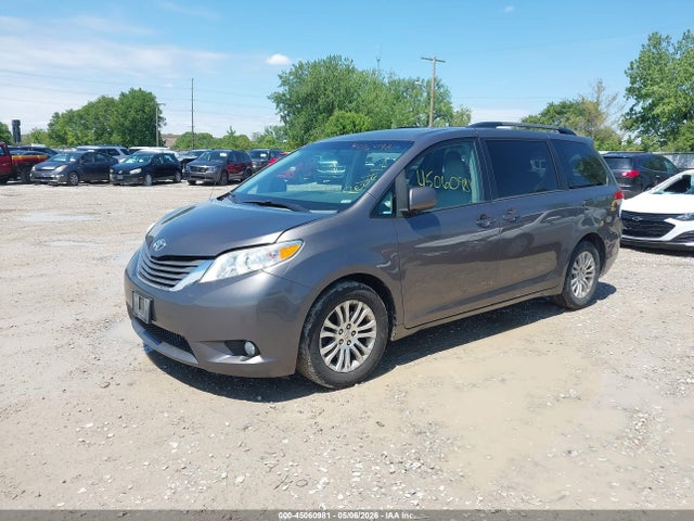Toyota Sienna Xle V6 8 Passenger