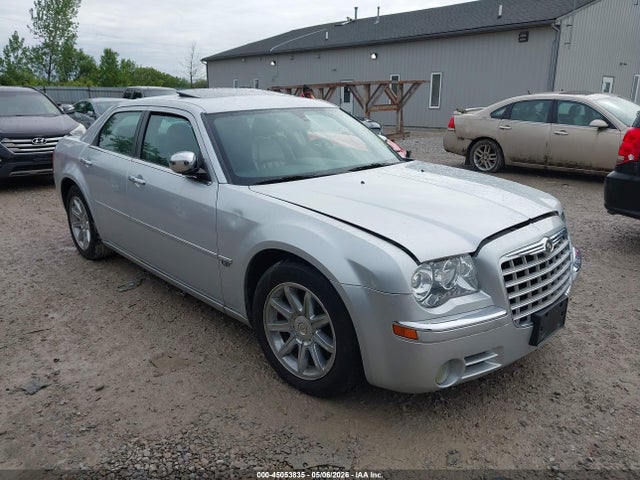 Salvage Chrysler 300c Image