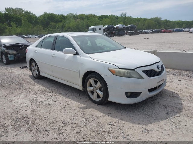 Salvage Toyota Camry Image