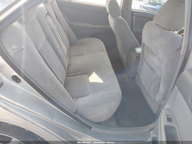 Toyota Camry Le V6