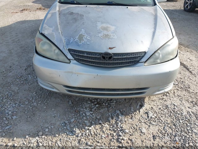 Toyota Camry Le V6